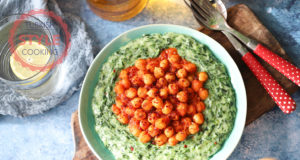 Creamed Spinach With Chickpeas Topping