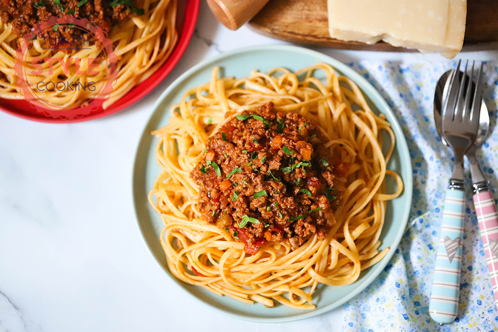 Spaghetti Bolognese Recipe | Turkish Style Cooking